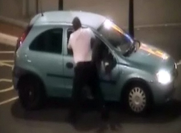 Αστυνομικός επιτίθεται σε οδηγό και τον γρονθοκοπεί