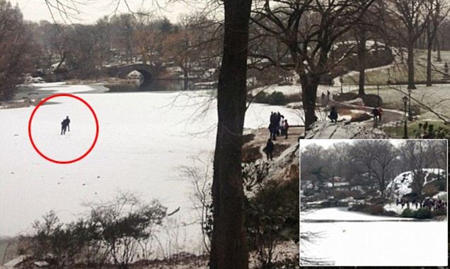 Τουρίστες έπεσαν στα παγωμένα νερά στο Σέντραλ Παρκ