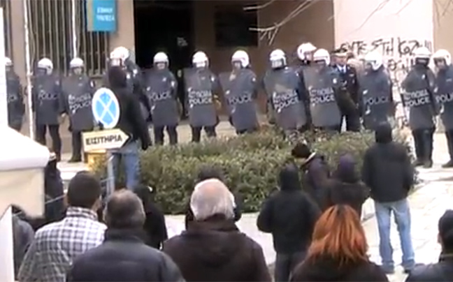 Αρνούνται να απολογηθούν οι συλληφθέντες του Βελβεντού