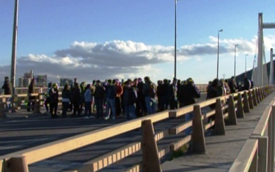 Φοιτητές έκλεισαν την γέφυρα της Χαλκίδας