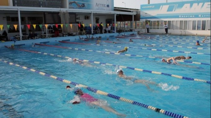 Ξεκίνησε το πιλοτικό πρόγραμμα εκμάθησης κολύμβησης για παιδιά Δημοτικών σχολείων