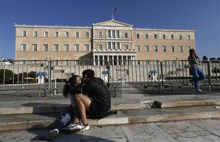«Η κρίση έπληξε τους γάμους και τις κηδείες στην Ελλάδα»