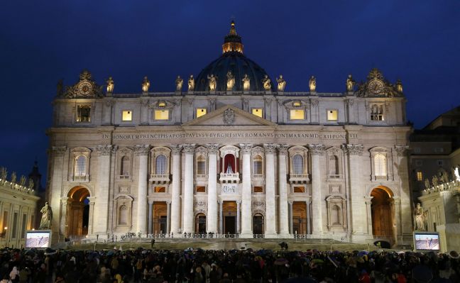Επανεξετάζει τις θέσεις του το Βατικανό σε κοινωνικά και ηθικά θέματα