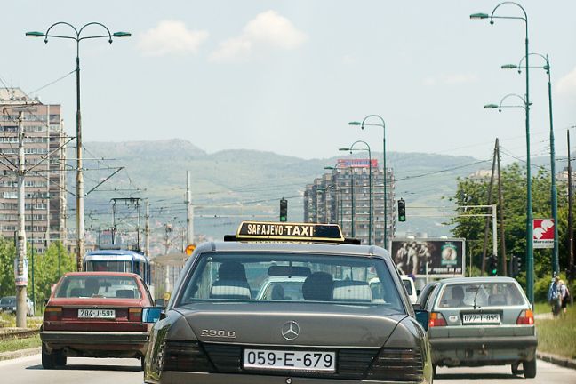 Σήκωσαν χειρόφρενο τα ΜΜΜ στο Σεράγεβο
