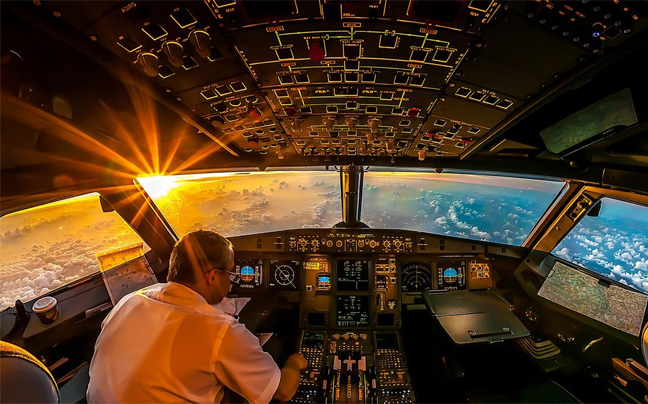 Εντυπωσιακές εικόνες από τη θέα στο πιλοτήριο
