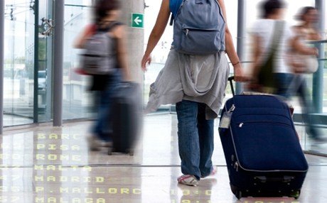 Πόσο κοστίζει μια επιπλέον βαλίτσα στο αεροπλάνο