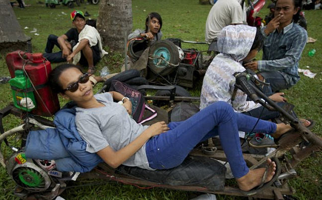 Βέσπες βγαλμένες από το «Mad Max»
