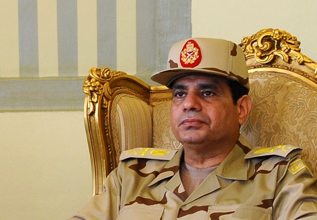Συναντήσεις με διάφορους παράγοντες έχει ο στρατός στην Αίγυπτο