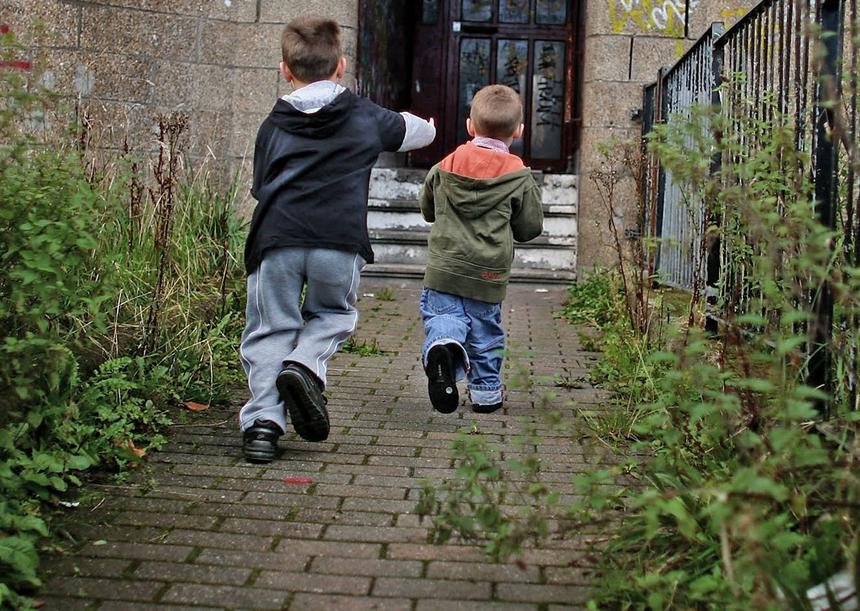 Ένα στα τρία παιδιά στη Βρετανία ζουν σε συνθήκες φτώχειας