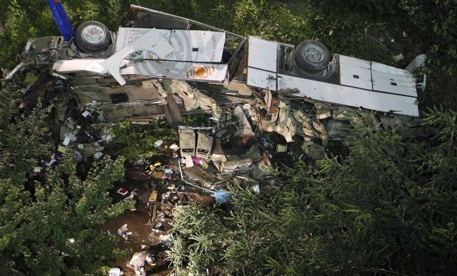 Τουλάχιστον 36 νεκροί από την πτώση λεωφορείου στην Ιταλία
