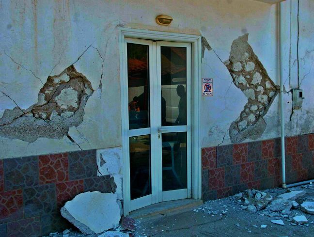 «Κόκκινα» 60 σπίτια από το σεισμό στη Φθιώτιδα