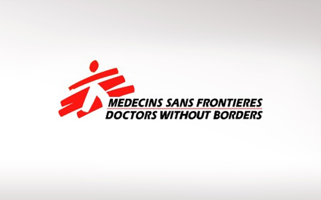 Οι Γιατροί χωρίς Σύνορα καταγγέλλουν την ανεπαρκή απάντηση στον ιό Έμπολα