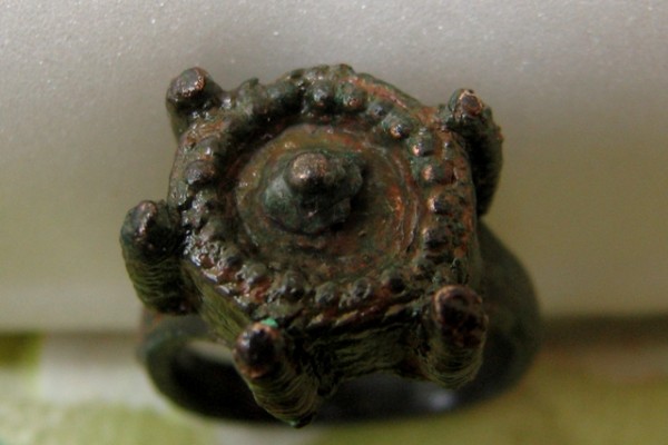 Αρσενικό περιείχε το δαχτυλίδι-φονικό όπλο του 14ου αιώνα