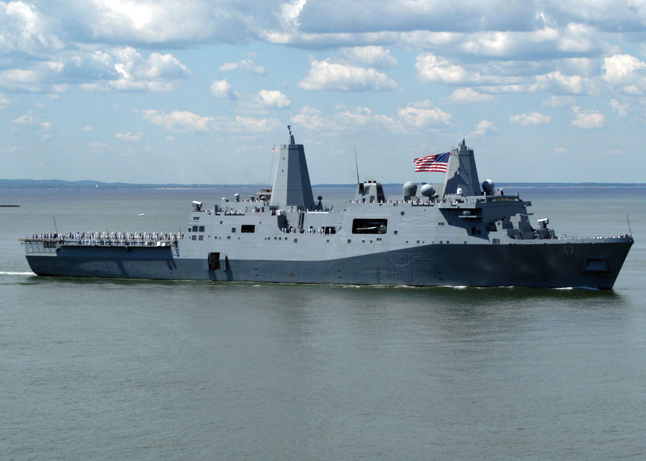 Σε επιχειρησιακή ετοιμότητα αμερικανικά πολεμικά σκάφη