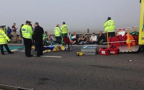 Διακόσιοι τραυματίες από καραμπόλα εκατό αυτοκινήτων στη Βρετανία