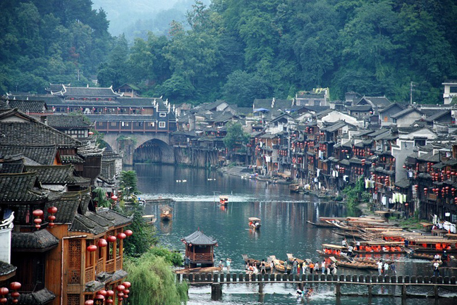 diaforetiko.gr : fenghuang14 Μια πόλη που δεν την έχει αγγίξει ο χρόνος