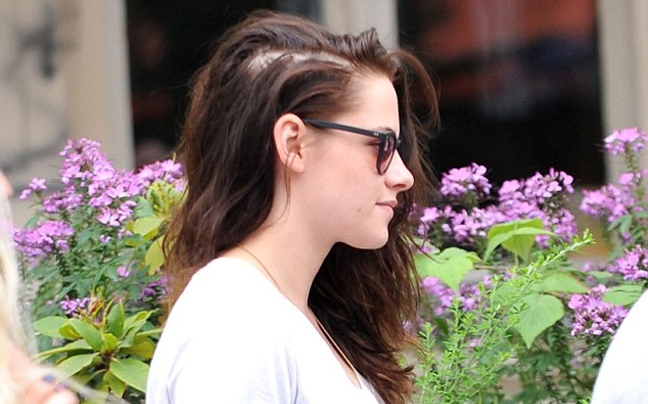 Χάνει τα μαλλιά της η Kristen Stewart&#8230;