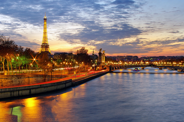 Ένα «like» μπορεί να σας στείλει Παρίσι