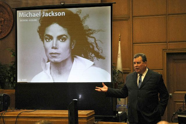 Αθωωτική η απόφαση στη δίκη για το θάνατο του Michael Jackson