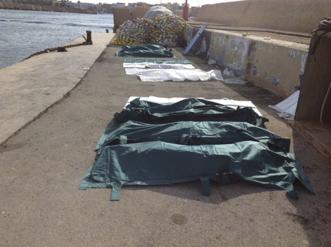 Τουλάχιστον δέκα νεκροί από το ναυάγιο στη Λαμπεντούζα