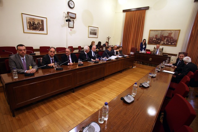 Συνεδριάζει η Επιτροπή Θεσμών και Διαφάνειας στη Βουλή