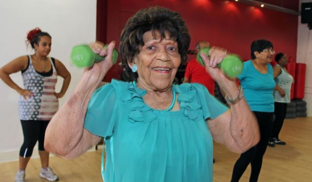 Γιαγιά 100 ετών πηγαίνει τρεις φορές την εβδομάδα γυμναστήριο