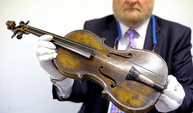 Πάνω από 1 εκατ. ευρώ για το βιολί από τον Τιτανικό