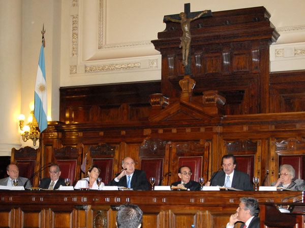 Νέο αίτημα αναστολής της πληρωμής πιστωτών από την Αργεντινή