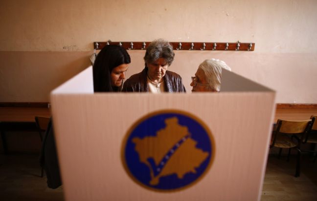 Ακυρώνονται οι εκλογές σε τρία κέντρα του Κοσόβου
