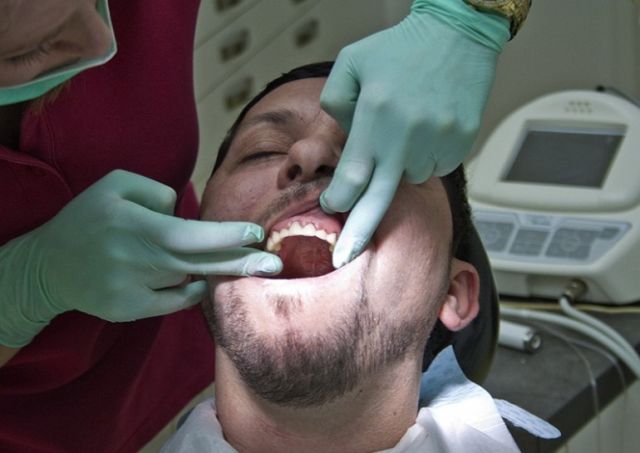 «Βιομηχανία» πλαστών πτυχίων οδοντιατρικής αποκαλύφθηκε στην ΠΓΔΜ