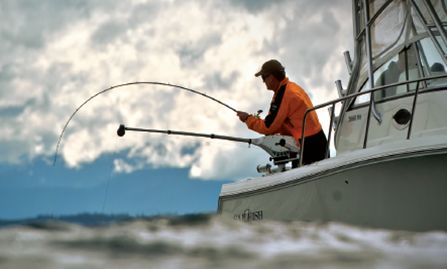 Καταργούνται οι άδειες ερασιτεχνικής αλιείας για τα σκάφη αναψυχής