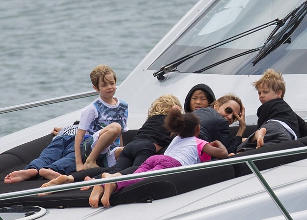 Σε εκδρομή στην Αυστραλία η οικογένεια Pitt-Jolie