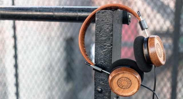 Τα ξύλινα ακουστικά με την υπογραφή του «Φρόντο»