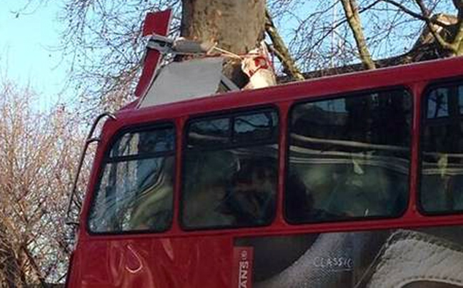 Δεκαεννέα τραυματίες από το τροχαίο με λεωφορείο στο Λονδίνο