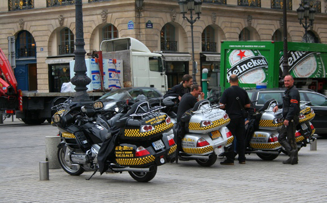 Στη Γαλλία τα μοτοταξί βελτιώνουν τις υπηρεσίες τους