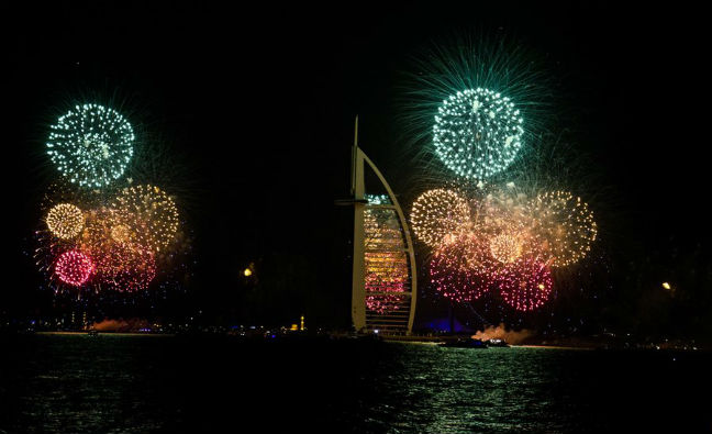 Με τη μεγαλύτερη επίδειξη πυροτεχνημάτων στον κόσμο η αλλαγή της χρονιάς στο Ντουμπάι