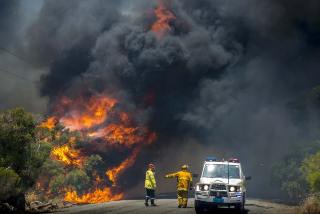 Μάχη με τις φλόγες στη Βικτόρια της Αυστραλίας