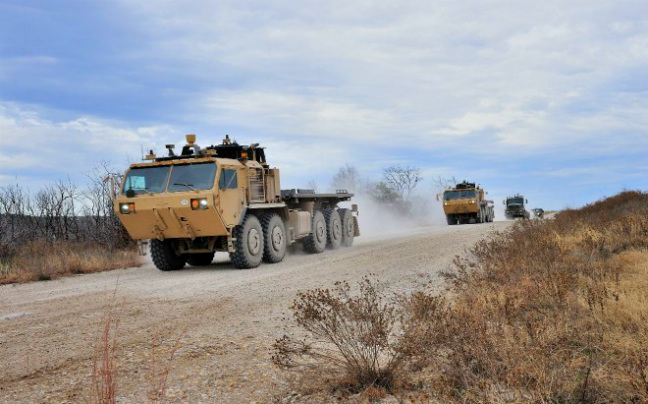 Έρχονται τα αυτοκινούμενα φορτηγά του αμερικανικού στρατού