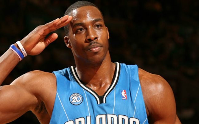 Με ποια γυμνάστηκε ο Dwight Howard και έπαθε την πλάκα του;