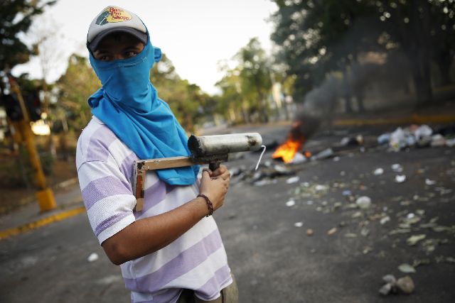 Πράκτορες της Βενεζουέλας κατηγορούνται για τον θάνατο δύο διαδηλωτών