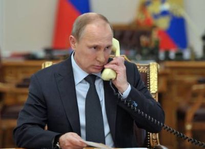 Ο Βλαντίμιρ Πούτιν συγχαίρει τον Μπλάτερ για την επανεκλογή του