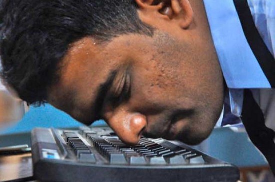 Έσπασε το ρεκόρ Γκίνες ο Ινδός που πληκτρολογεί με τη&#8230; μύτη