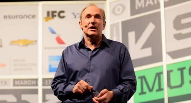 Έκκληση για online δημοκρατία κάνει ο Sir Tim Berners-Lee