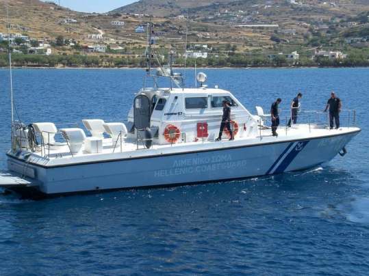 Εντοπίστηκαν σώοι τέσσερις επιβαίνοντες λέμβου στην Κέρκυρα