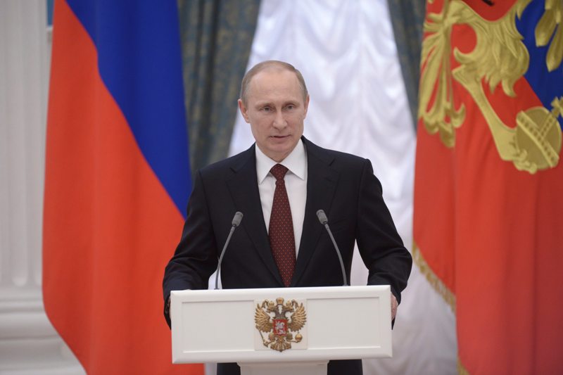 Ο Πούτιν κάλεσε σε διάλογο «επί ίσοις όροις» το Κίεβο και τους φιλορώσους