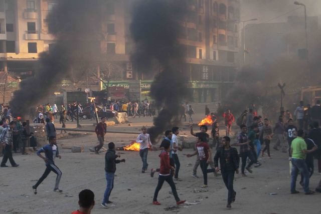 Αιματηρές συγκρούσεις στο Κάιρο