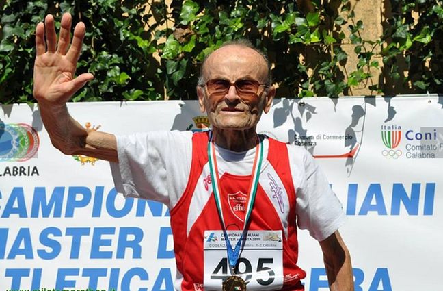 Ο 97χρονος πρωταθλητής με τα 10 χρυσά μετάλλια!