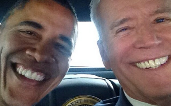 Η selfie των Ομπάμα και Μπάιντεν