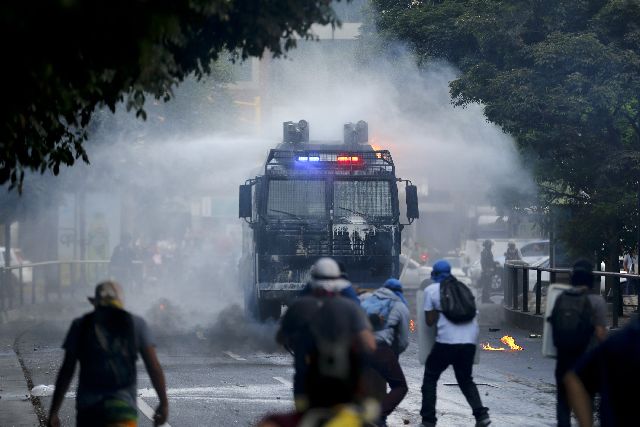 Οκτώ τραυματίες σε συγκρούσεις στο Καράκας