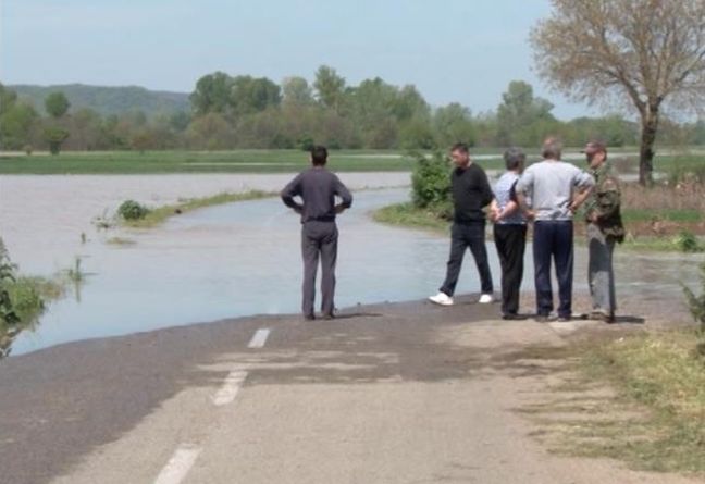 Σοβαρά προβλήματα και καταστροφές από τις πλημμύρες που έπληξαν τη Σερβία